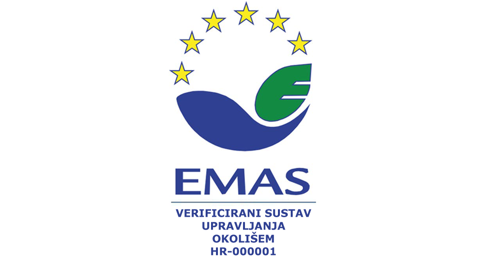 Stilizirani plavo-zeleni list okružen prstenom žutih zvijezda, s tekstom "EMAS" na dnu i nizom brojeva ispod toga.